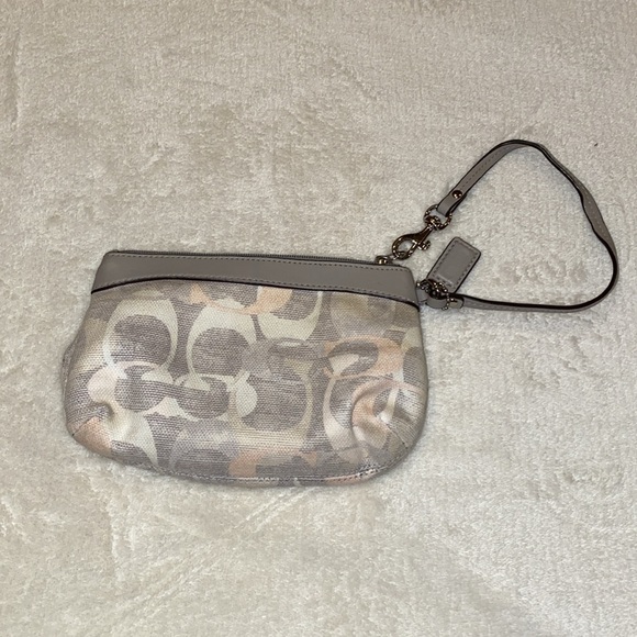 COACH Wristlet - Picture 4 of 7